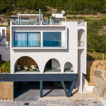 Carpe Omnia With Pool I Marusici (Split-Dalmatia)