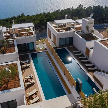 Carpe Omnia With Pool I